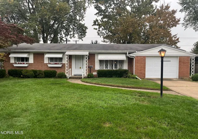 Photo 1 of Single family home for sale at 4142 Garden Ests Dr, Toledo, OH 43623 | MLS# 10014900 | Listing updated on 2026-10-28
