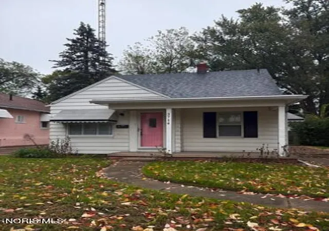 Single family home for sale at 3714 Wallwerth Dr, Toledo, OH 43612 | MLS# 10014814