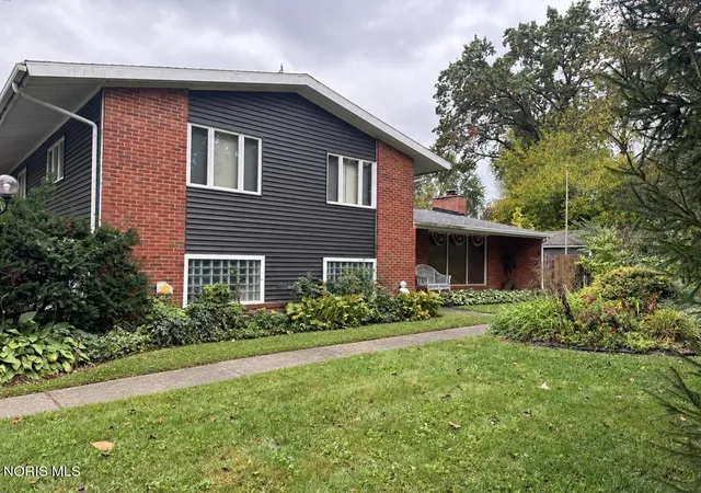 Photo 1 of Sale Pending at 4931 Estero Pl, Toledo, OH 43623 | MLS# 10014903 | Listing updated on 2026-10-26