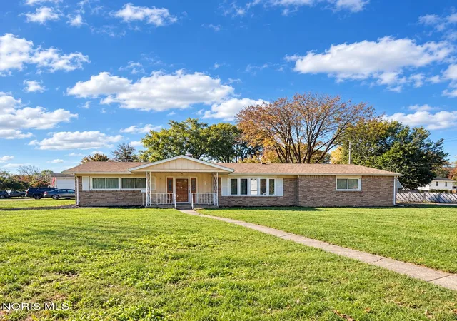 Photo 1 of Single family home for sale at 5617 W Rowland Rd, Toledo, OH 43613 | MLS# 10014919 | Listing updated on 2026-10-28