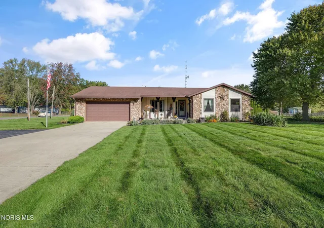 Photo 1 of Sale Pending at 4020 County Rd 2, Swanton, OH 43558 | MLS# 10014870 | Listing updated on 2026-10-29