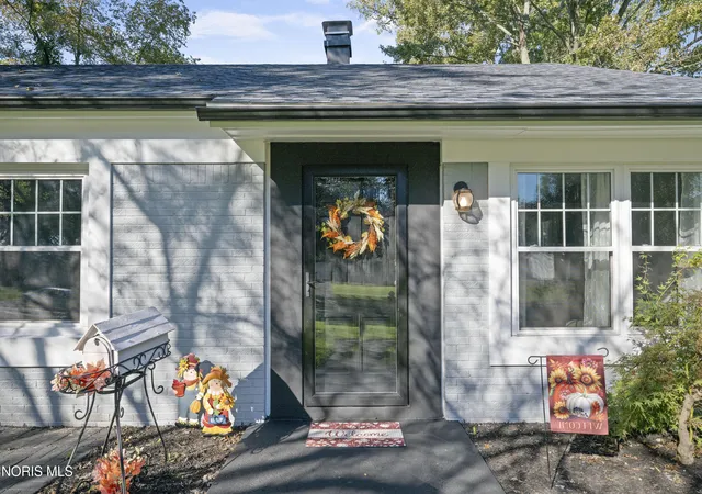 Photo 1 of Single family home for sale at 4907 Brinthaven Rd, Sylvania, OH 43560 | MLS# 10014874 | Listing updated on 2026-10-17