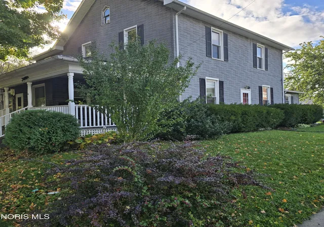 Photo 1 of Single family home for sale at 804 Wayne Ave, Defiance, OH 43512 | MLS# 10014877 | Listing updated on 2026-10-19