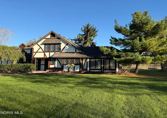 Single family home for sale at 15376 Five Point Rd, Perrysburg, OH 43551 | MLS# 10014907