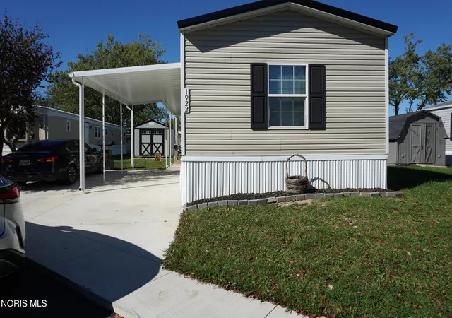 Photo 1 of Manufactured home for sale at 1922 Camden Dr, Findlay, OH 45840 | MLS# 10014914 | Listing updated on 2026-10-20