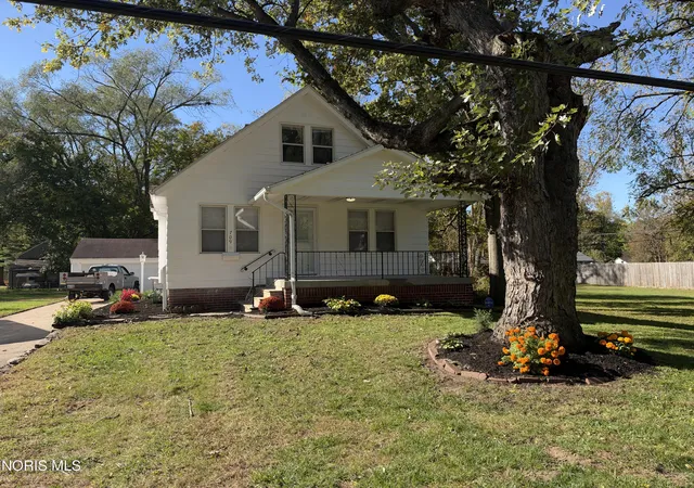 Single family home for sale at 709 Rochelle Rd, Toledo, OH 43615 | MLS# 10015261