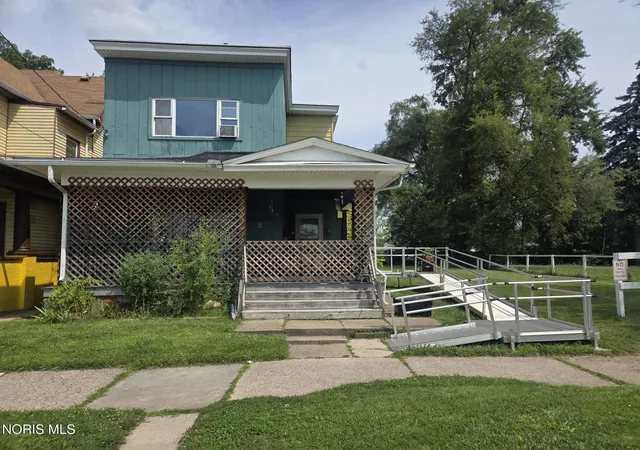 Photo 1 of Single family home for sale at 702 Walbridge Ave, Toledo, OH 43609 | MLS# 10014976 | Listing updated on 2026-10-26