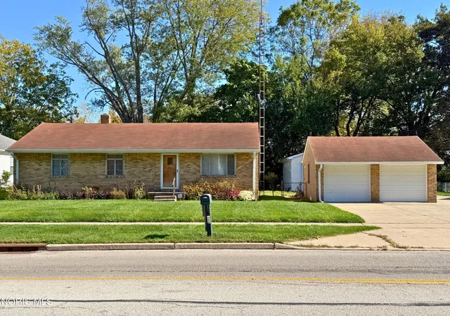 Photo 1 of Single family home for sale at 1826 N Holland Sylvania Rd, Toledo, OH 43615 | MLS# 10015025 | Listing updated on 2026-10-22