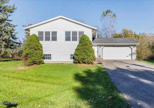 Photo 1 of Single family home for sale at 501 Briarwood Ln, Pioneer, OH 43554 | MLS# 10014987 | Listing updated on 2026-10-22