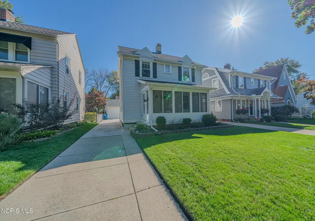 Photo 1 of Single family home for sale at 3910 Woodmont Rd, Toledo, OH 43613 | MLS# 10014985 | Listing updated on 2026-10-26