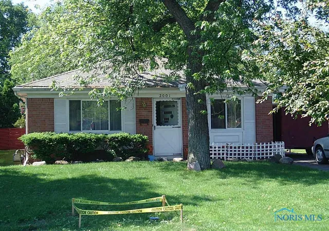 Photo 1 of Single family home for sale at 2001 Northover Rd, Toledo, OH 43613 | MLS# 10015168 | Listing updated on 2026-10-24