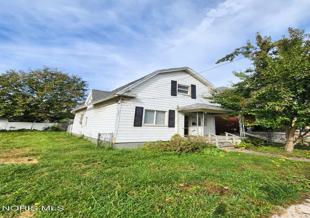 Photo 1 of Single family home for sale at 706 Berry St, Toledo, OH 43605 | MLS# 10014994 | Listing updated on 2026-10-21