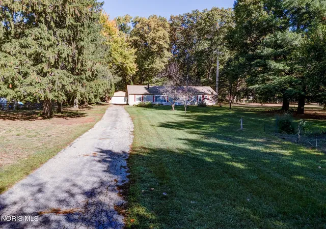 Single family home for sale at 3570 County Rd C, Swanton, OH 43558 | MLS# 10014992
