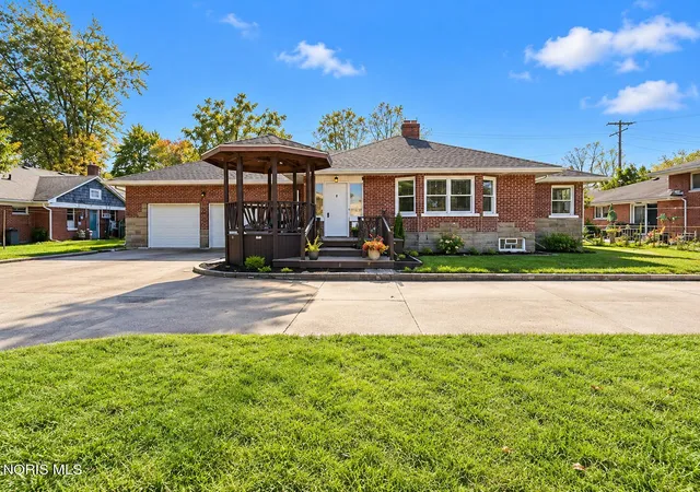Single family home for sale at 2826 Olde Curtice Rd, Northwood, OH 43619 | MLS# 10015011
