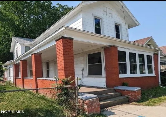 Photo 1 of Multi family home for sale at 303 Jervis St, Toledo, OH 43609 | MLS# 10015022 | Listing updated on 2026-10-21