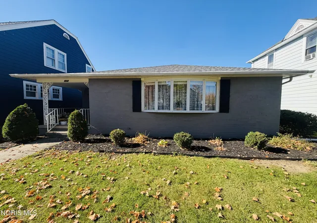 Single family home for sale at 514 Jefferson Ave, Defiance, OH 43512 | MLS# 10015046