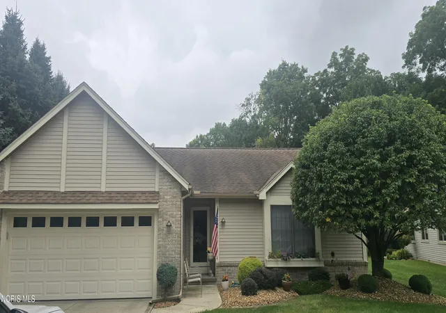 Photo 1 of Sale Pending at 100 Briarwood Cir, Fremont, OH 43420 | MLS# 10015043 | Listing updated on 2026-10-28