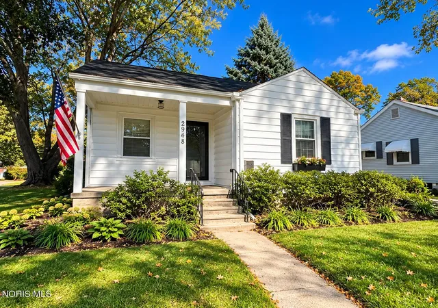 Single family home for sale at 2948 Glenn St, Toledo, OH 43613 | MLS# 10015147