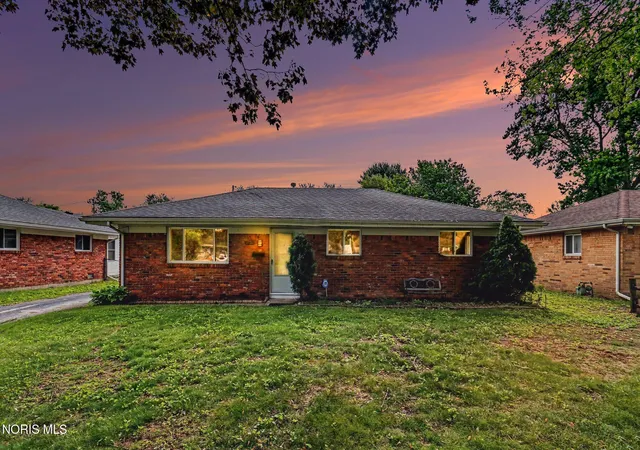 Single family home for sale at 5428 Fenwick Dr, Toledo, OH 43623 | MLS# 10015066
