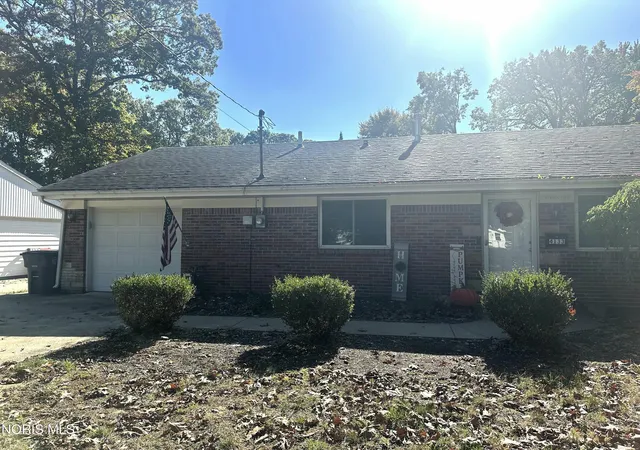 Photo 1 of Sale Pending at 4133 Albar Dr, Toledo, OH 43623 | MLS# 10015077 | Listing updated on 2026-10-22