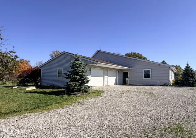 Single family home for sale at 3785 S State Route 67, Tiffin, OH 44883 | MLS# 10015092