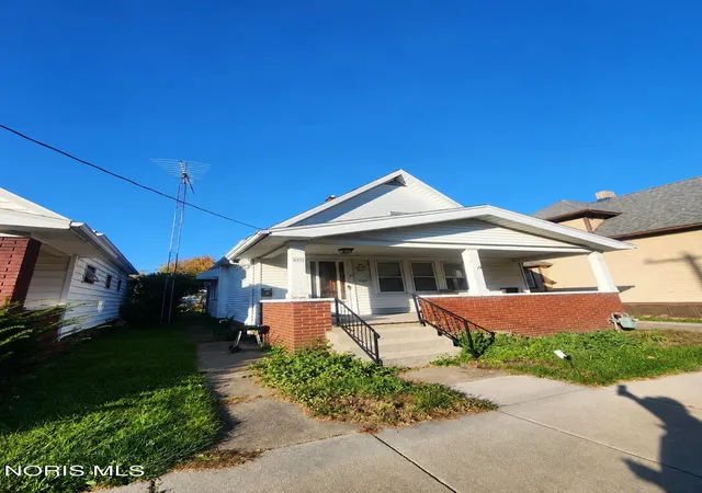 Single family home for sale at 233 Bronson Ave, Toledo, OH 43608 | MLS# 10015158