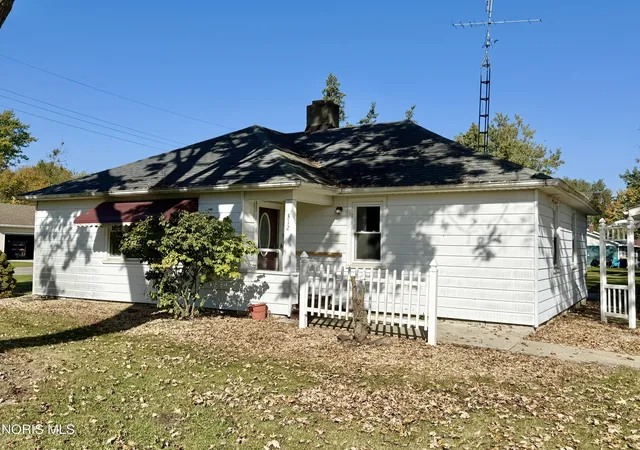 Single family home for sale at 312 W Rice St, Continental, OH 45831 | MLS# 10015097