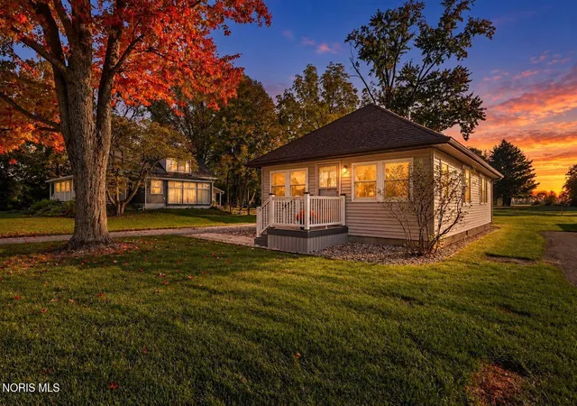 Single family home for sale at 4325 Weckerly Rd, Monclova, OH 43542 | MLS# 10015110