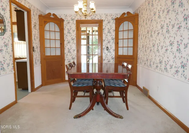 Photo 3 of Single family home for sale at 4228 Drummond Rd, Toledo, OH 43613 | MLS# 10015119 | Listing updated on 2026-10-23