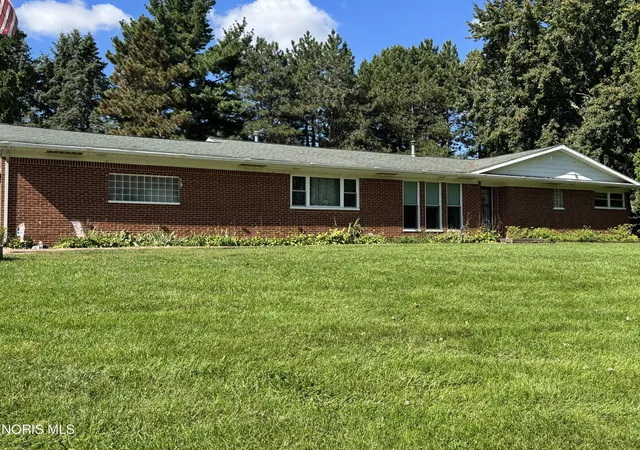 Photo 1 of Single family home for sale at T899 County Rd 7, Liberty Center, OH 43532 | MLS# 10015200 | Listing updated on 2026-10-27