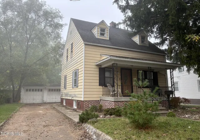 Photo 1 of Single family home for sale at 5855 Foth Dr, Toledo, OH 43613 | MLS# 10015144 | Listing updated on 2026-10-23