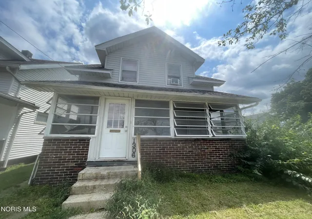 Single family home for sale at 1306 Mott Ave, Toledo, OH 43605 | MLS# 10015163