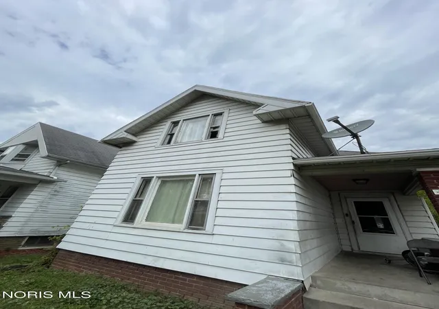 Photo 1 of Single family home for sale at 259 E Lake St, Toledo, OH 43608 | MLS# 10015165 | Listing updated on 2026-10-28
