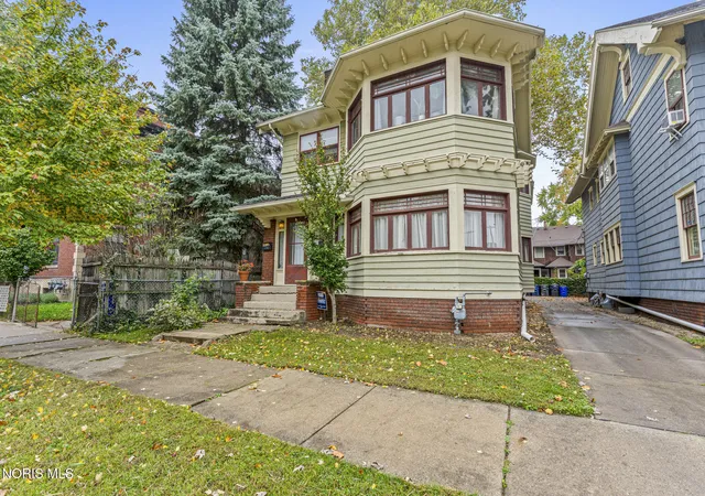 Photo 1 of Multi family home for sale at 638 Winthrop St, Toledo, OH 43620 | MLS# 10015191 | Listing updated on 2026-10-25