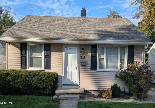 Single family home for sale at 313 Willamont Rd, Toledo, OH 43612 | MLS# 10015197