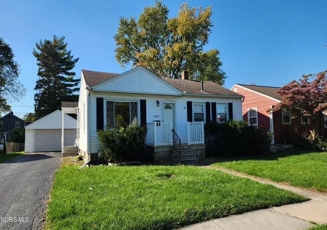 Single family home for sale at 1133 Holgate Ave, Maumee, OH 43537 | MLS# 10015195