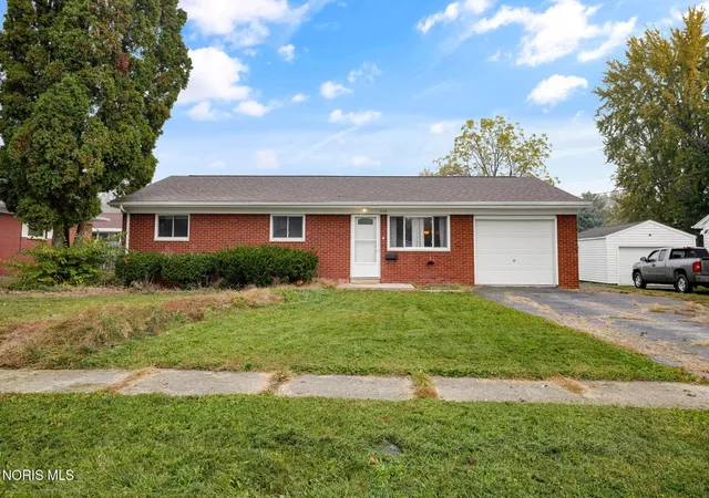 Single family home for sale at 530 Davis St, Findlay, OH 45840 | MLS# 10015259