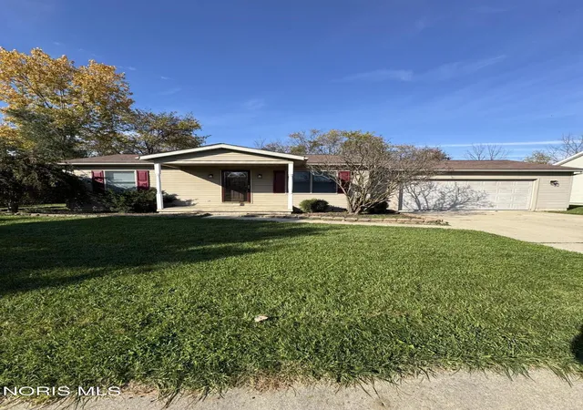 Single family home for sale at 715 N Harvest Ln, Wauseon, OH 43567 | MLS# 10015234