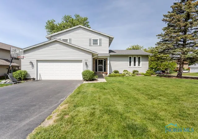 Photo 1 of Single family home for sale at 26653 Sheringham Rd, Perrysburg, OH 43551 | MLS# 10015332 | Listing updated on 2026-10-29