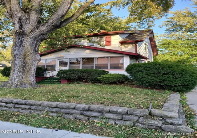Photo 1 of Single family home for sale at 1734 Calumet Ave, Toledo, OH 43607 | MLS# 10015281 | Listing updated on 2026-10-27