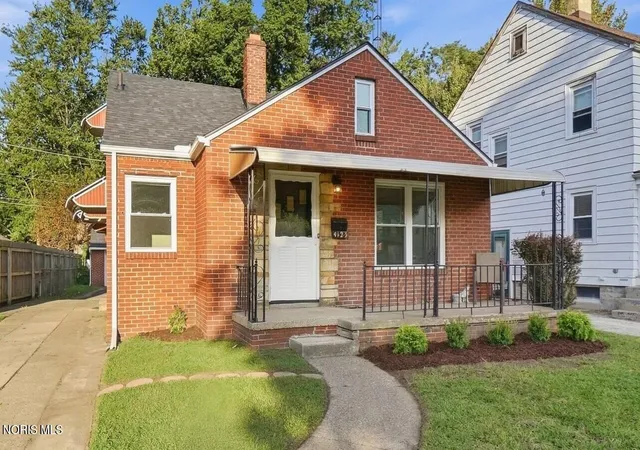 Photo 1 of Single family home for sale at 4123 Grantley Rd, Toledo, OH 43613 | MLS# 10015282 | Listing updated on 2026-10-30