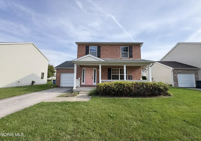 Photo 1 of Single family home for sale at 1107 Country Crk Ln, Toledo, OH 43615 | MLS# 10015284 | Listing updated on 2026-10-30