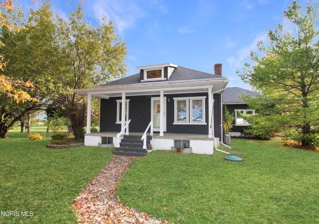 Photo 1 of Single family home for sale at 913 N Rymers Rd, Port Clinton, OH 43452 | MLS# 10015301 | Listing updated on 2026-10-28