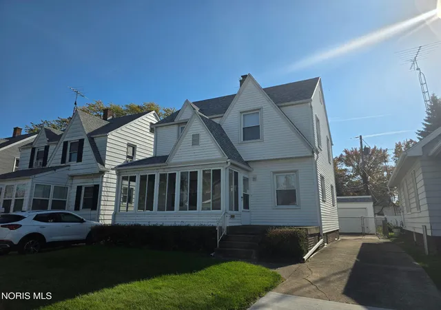 Photo 1 of Single family home for sale at 2614 120th Street, Toledo, OH 43611 | MLS# 10015398 | Listing updated on 2026-10-30
