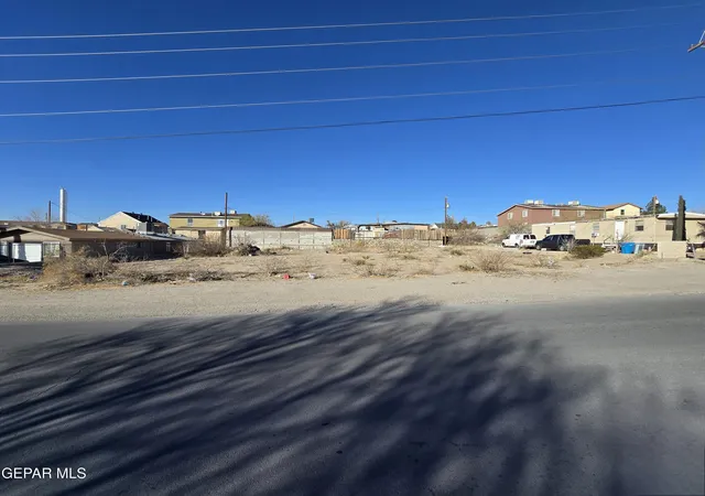 Photo 1 of Sale Pending at 12927 Harnose Dr, El Paso, TX 79928 | MLS# 915247 | Listing updated on 2026-09-17