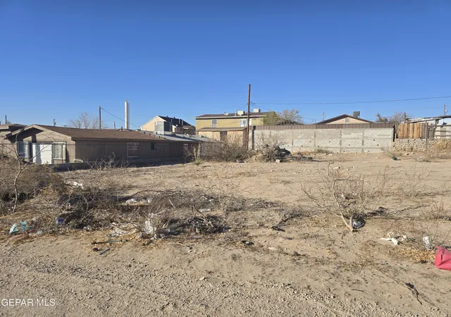 Photo 2 of Sale Pending at 12927 Harnose Dr, El Paso, TX 79928 | MLS# 915247 | Listing updated on 2026-09-17