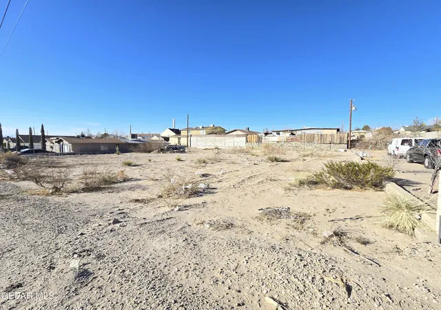 Photo 3 of Sale Pending at 12927 Harnose Dr, El Paso, TX 79928 | MLS# 915247 | Listing updated on 2026-09-17
