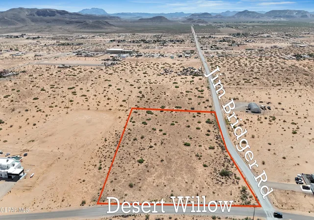 Photo 3 of House for sale at 5700 Desert Willow Dr, El Paso, TX 79938 | MLS# 926851 | Listing updated on 2026-06-19