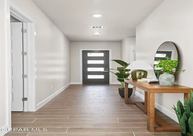 Photo 3 of Single family home for sale at 808 Fairford Pl, Horizon City, TX 79928 | MLS# 927890 | Listing updated on 2026-07-27