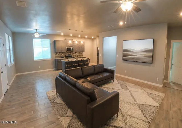 Photo 3 of Single family home for sale at 648 Danube Dr, El Paso, TX 79928 | MLS# 928185 | Listing updated on 2026-09-17